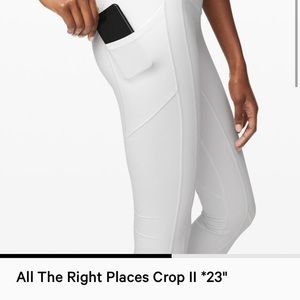 NWOT Lululemon All The Right Places 23”